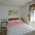 Sanjin Antique شقة