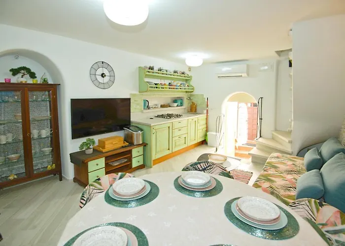 Sanjin Antique Apartment